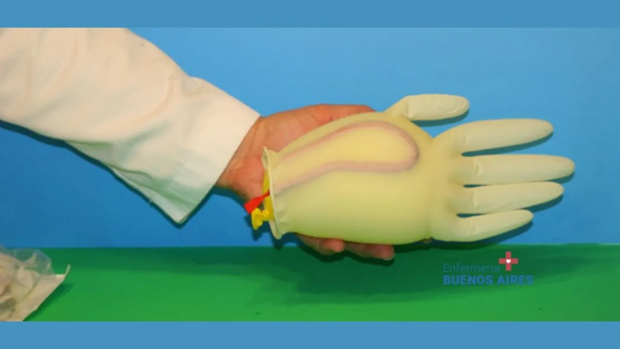 Mano pedagógica para practicar Venoclisis 1 Mano pedagógica para practicar Venoclisis